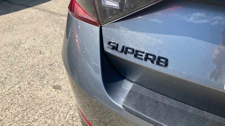 Skoda Superb 2.0 TDI CR Sport Line Plus 5dr DSG Diesel Hatchback